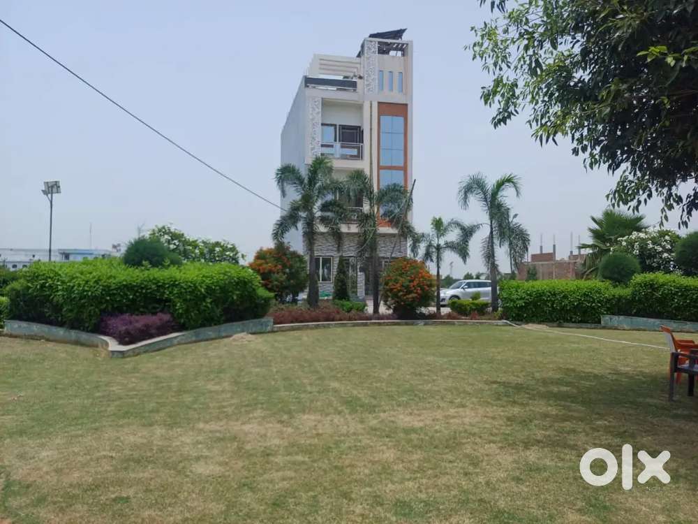 80 Gaj ka plot Gated Township mein Delhi Moradabad highway per