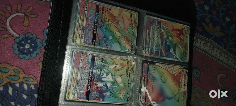 Pokemon card binder.380 rare Pokemon Card