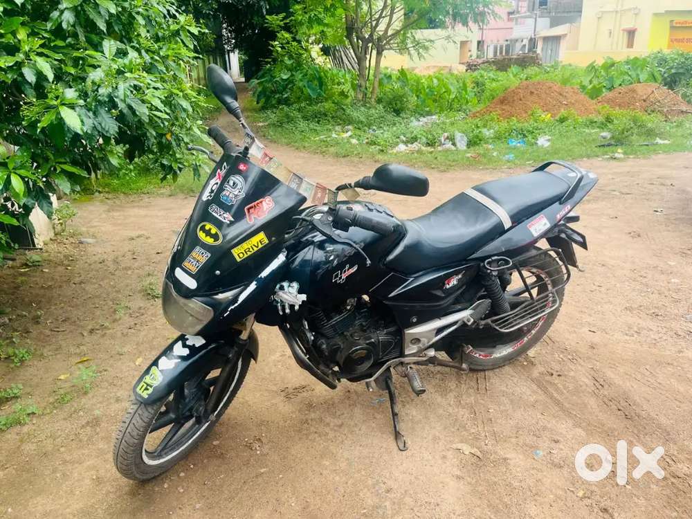 PULSAR 150