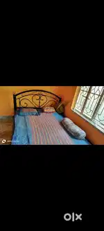 5/7 bed no mattress