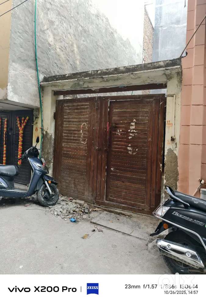 40 gaj plot available for sale in mohan garden