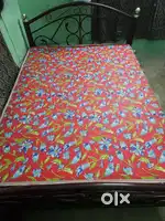 5×7(Queen size) Metal Bed with 4inch foam mattress