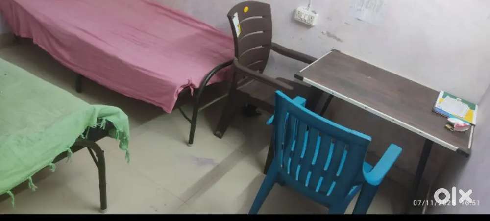 Boys hostel singal and shering available