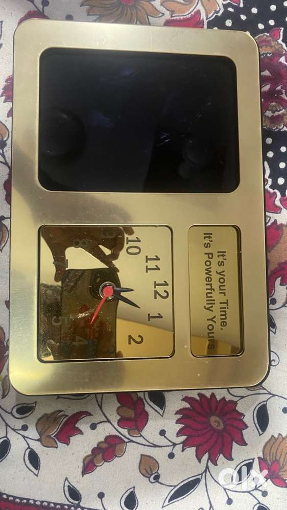 Excellent quality new wall watch with photoframe.