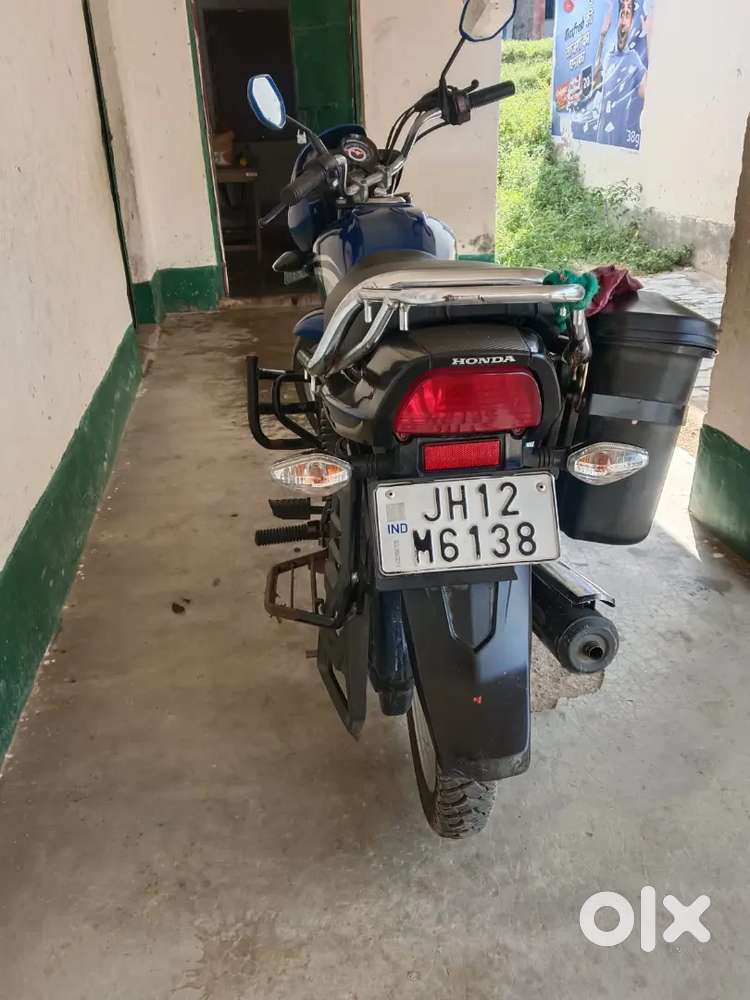 Good condition, sabhi service ok by Honda service ,check kar sakte