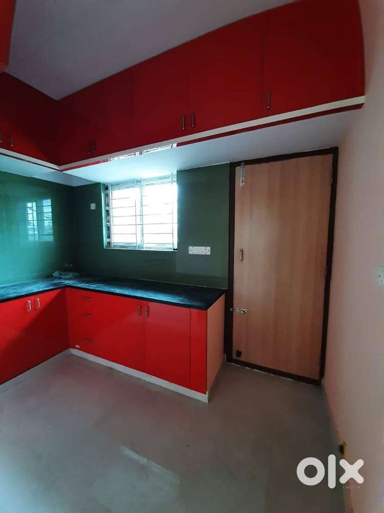 2bhk house for lease at Singasandra