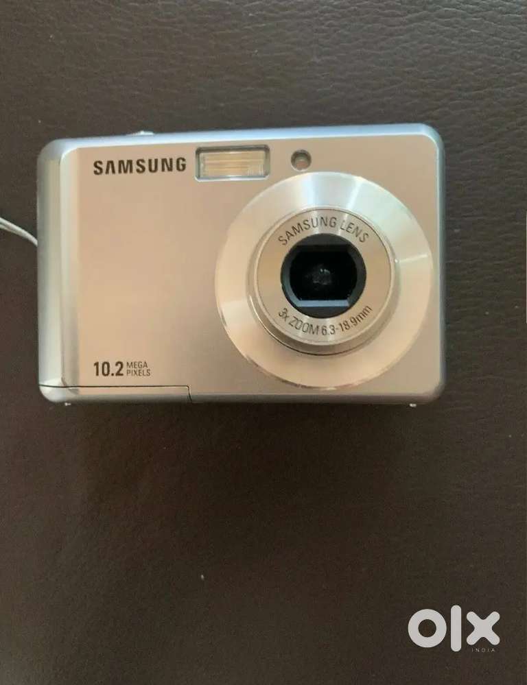 Sel ES15 - digital camera -compact - 10.2m p - 3x optical room -