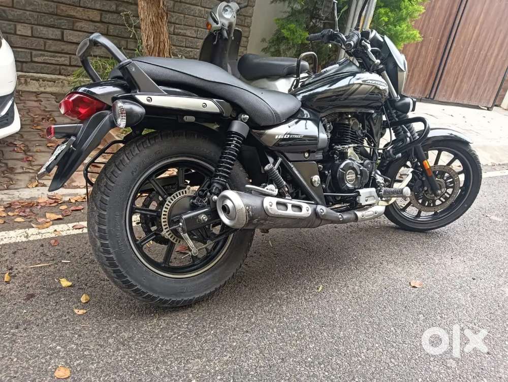 BAJAJ AVENGER 160 STREET.