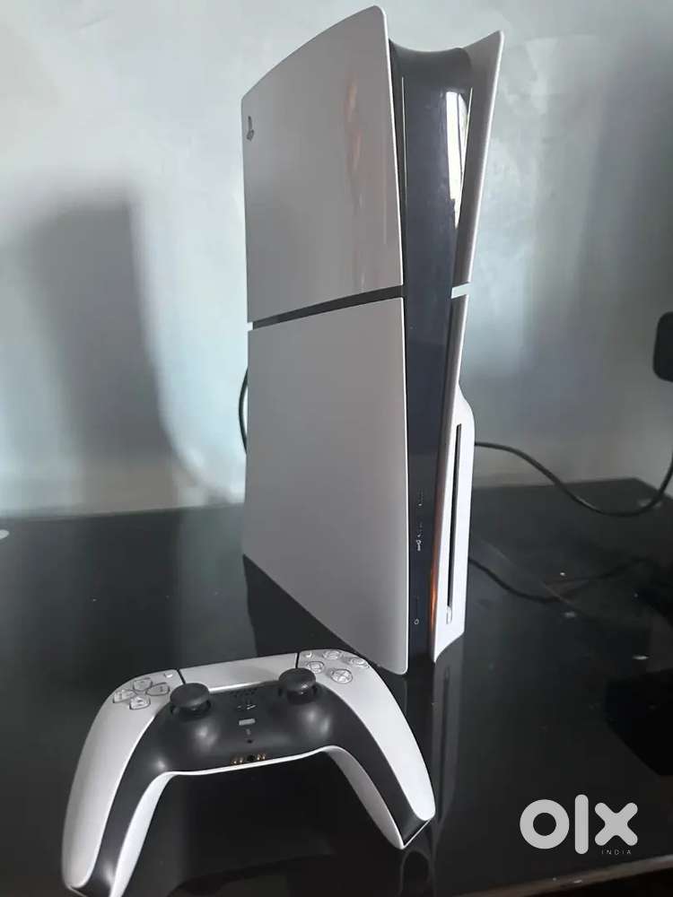 Ps5 slim disc edition & 1 controller