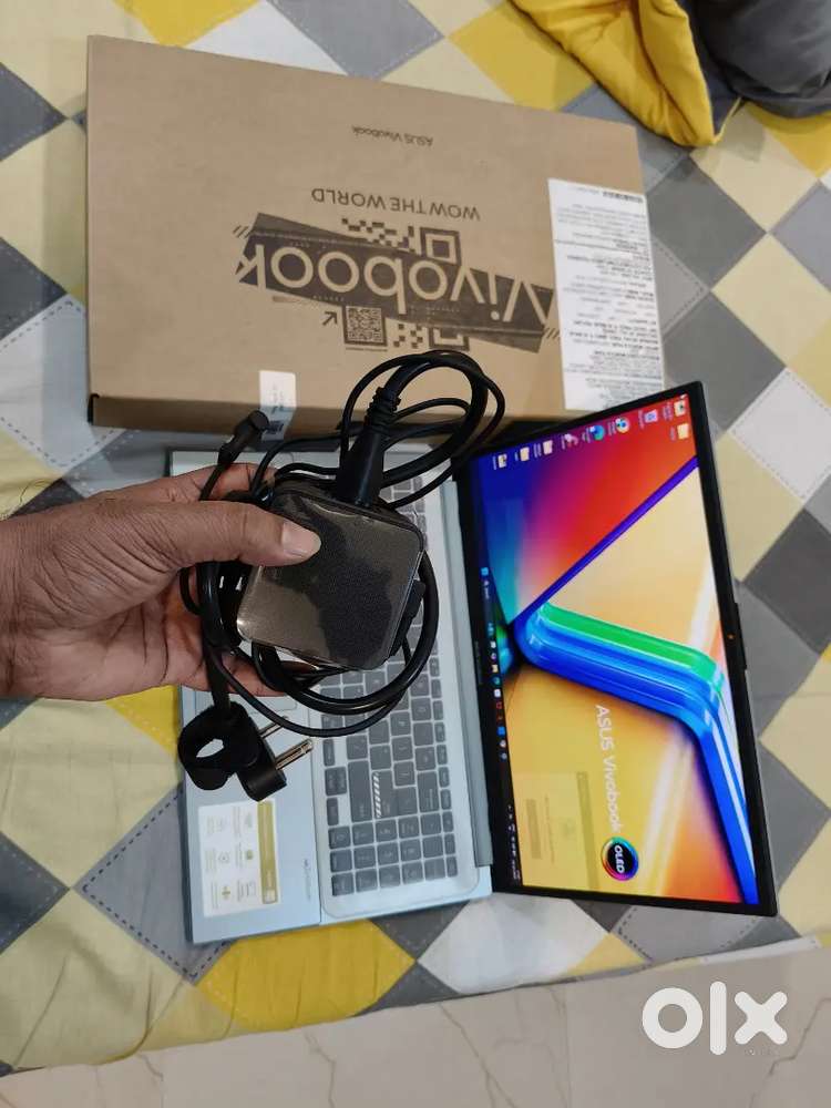 Asus Vivo book OLED display