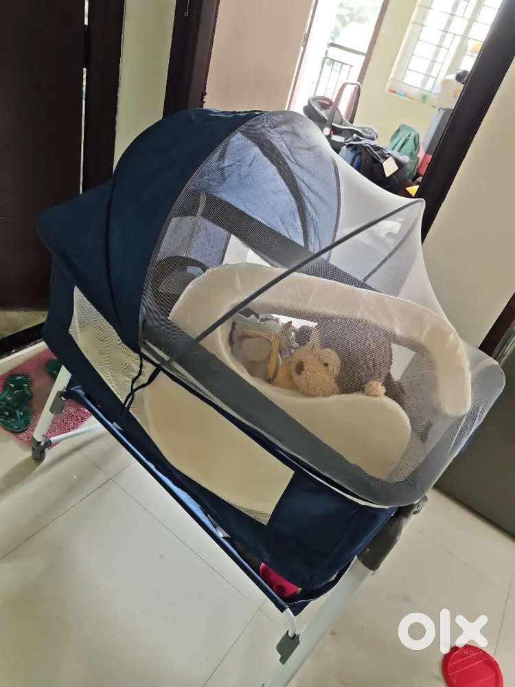 Baby Bed - Height adjustable, with wheels and mosquito cover