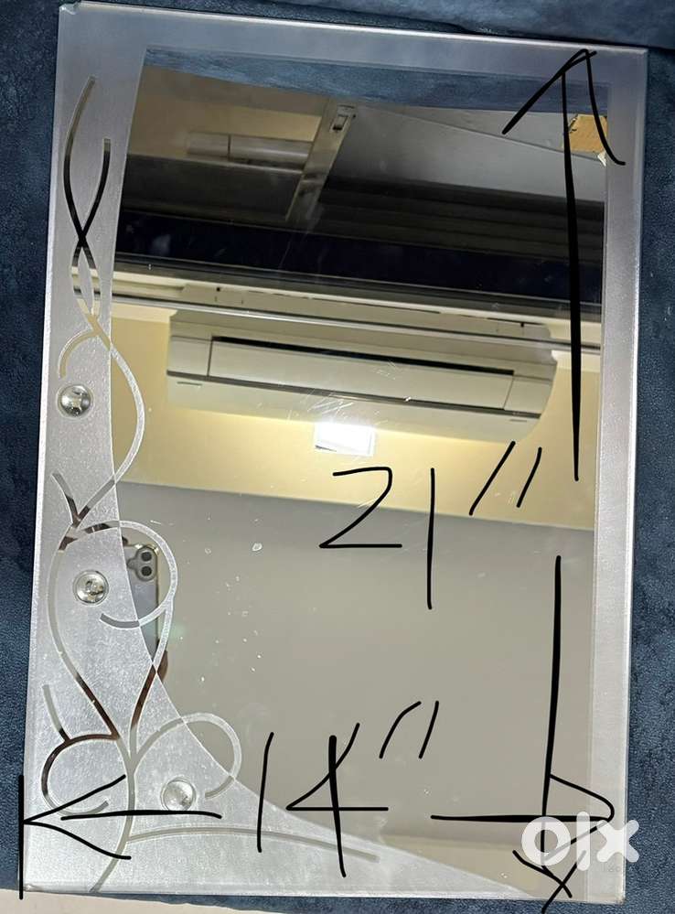 Mirror for wash basin or hall