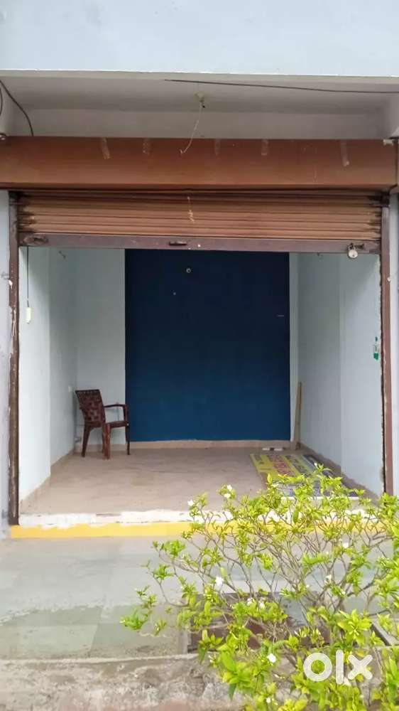 Shop available for rent (in tulsi nagar nipania)