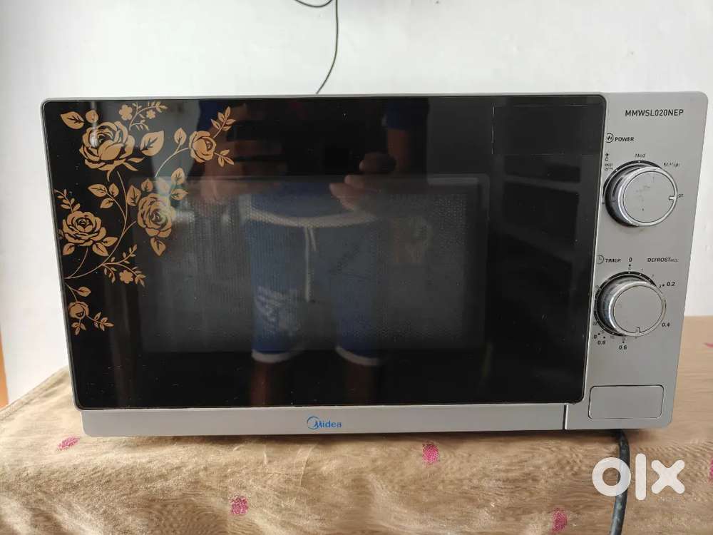 MIDEA 20L MICROWAVE OVEN in Brand New Condition