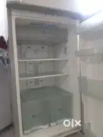 A samsung fridge in working condition