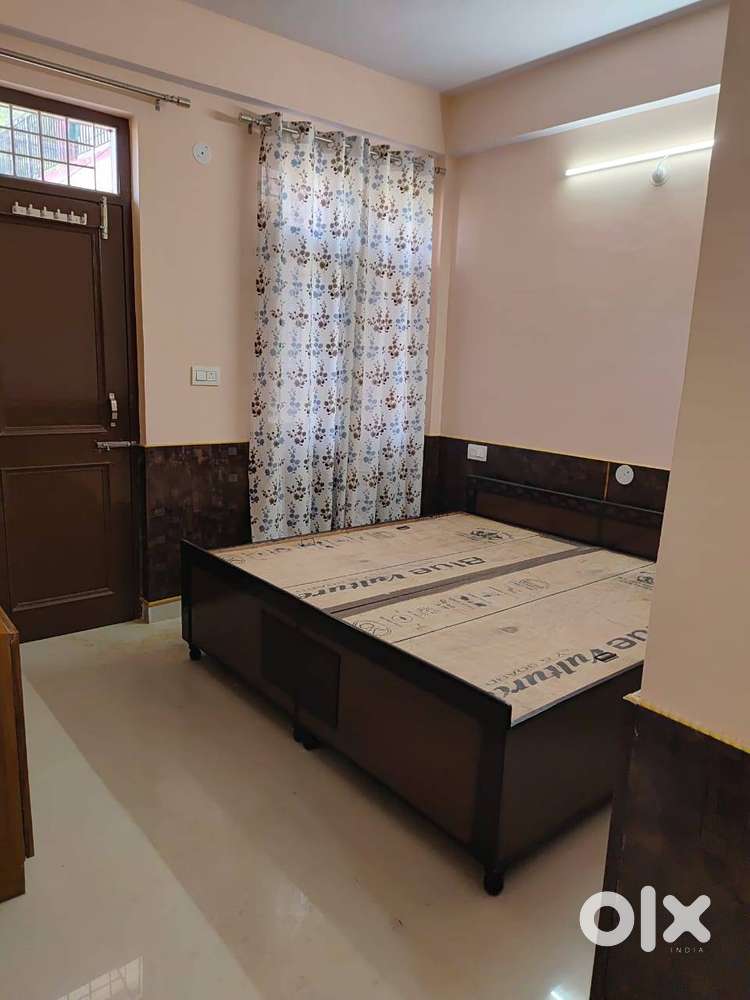 SANJAULI CHOWK, SINGLE ROOM, 1BHK, 2BHK, 3BHK, PG'S, SHOPS AVAILABLE.