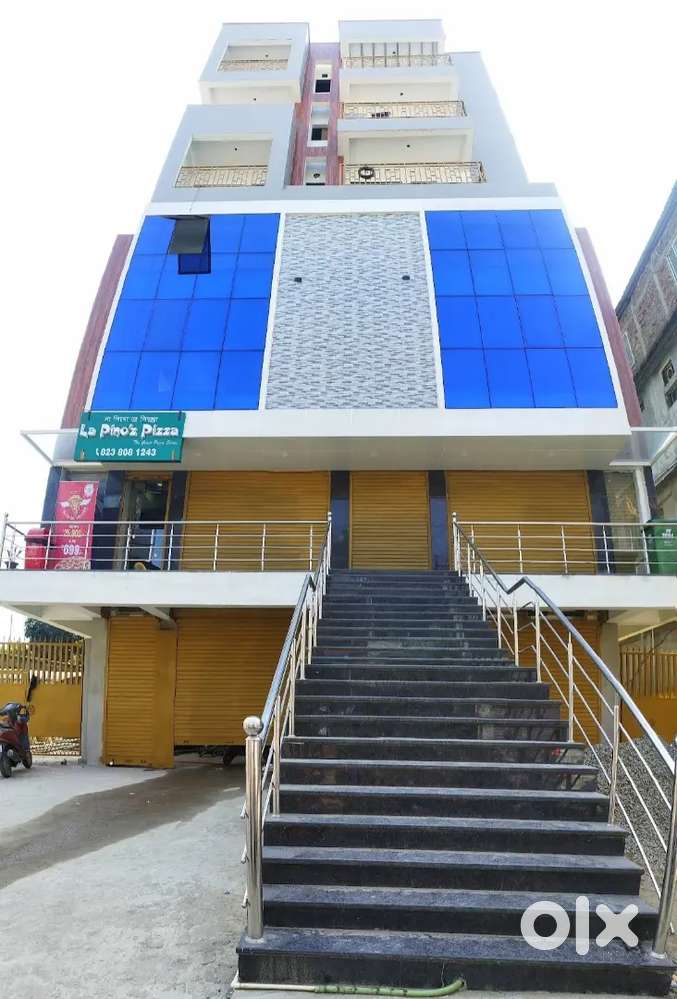 Showroom space available in Moran town for lease
