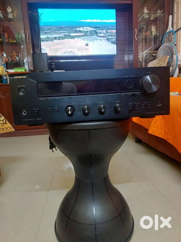 Onkyo stereo 2.1 amplifier set
