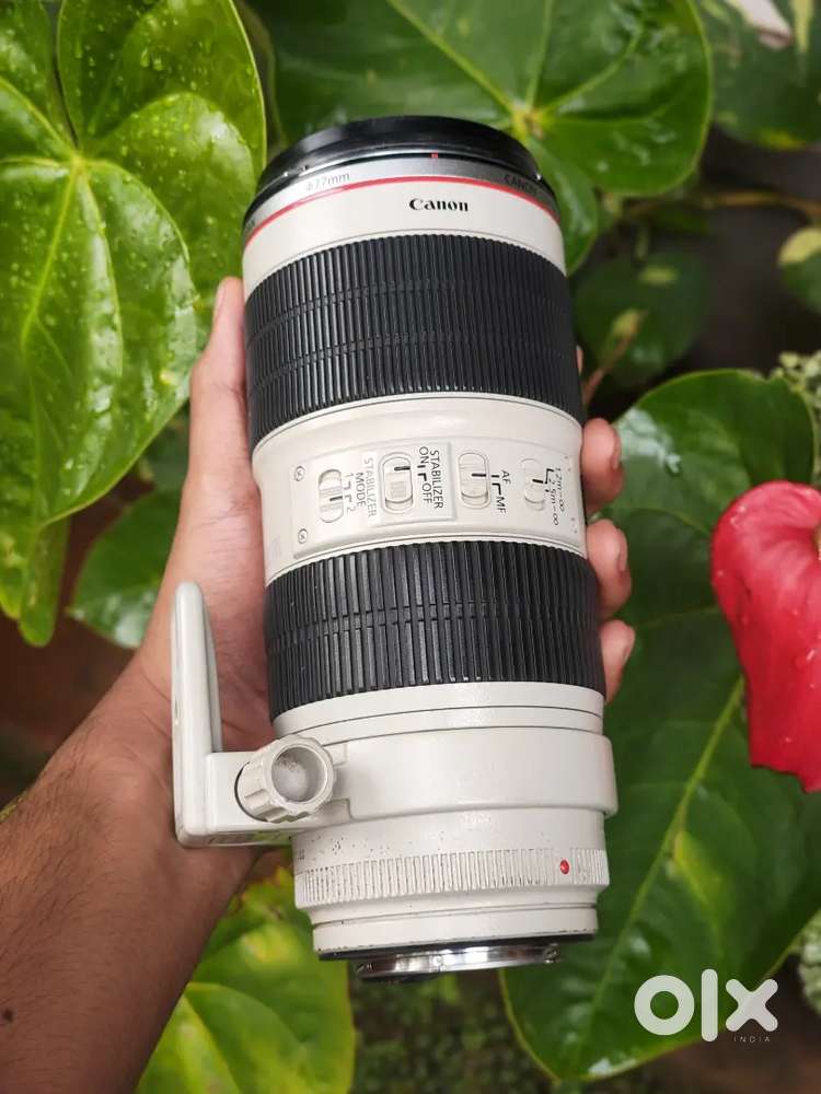 Canon zoom lens is2 70:200   2.8