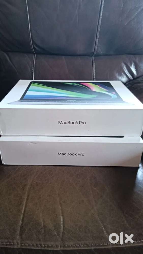 Apple Macbook M2 Pro chip 16GB 512GB hdd