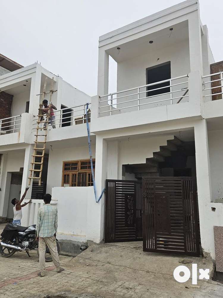 2bhk semi furnished house on sultanpur road