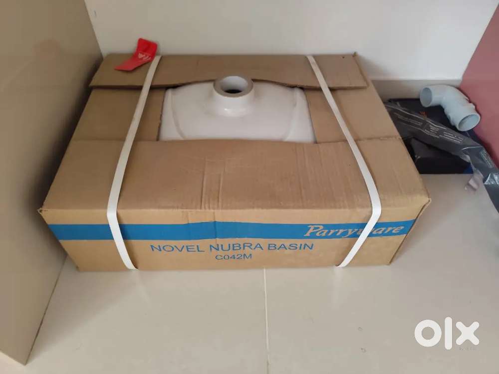 Washbasin wall mounted