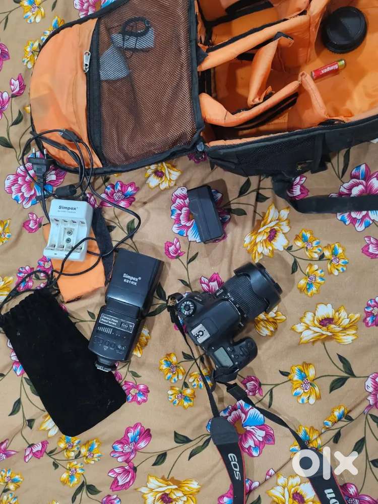 Canon 77D in new condition