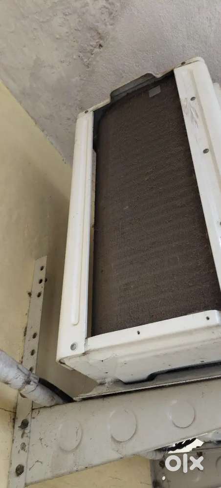 AC 1.5 ton good condition