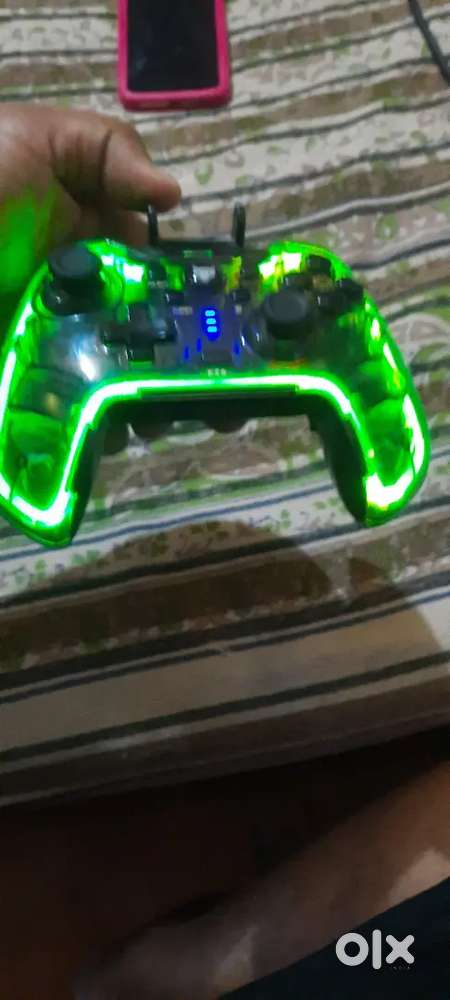 EVO FOX one universal wireless gamepad