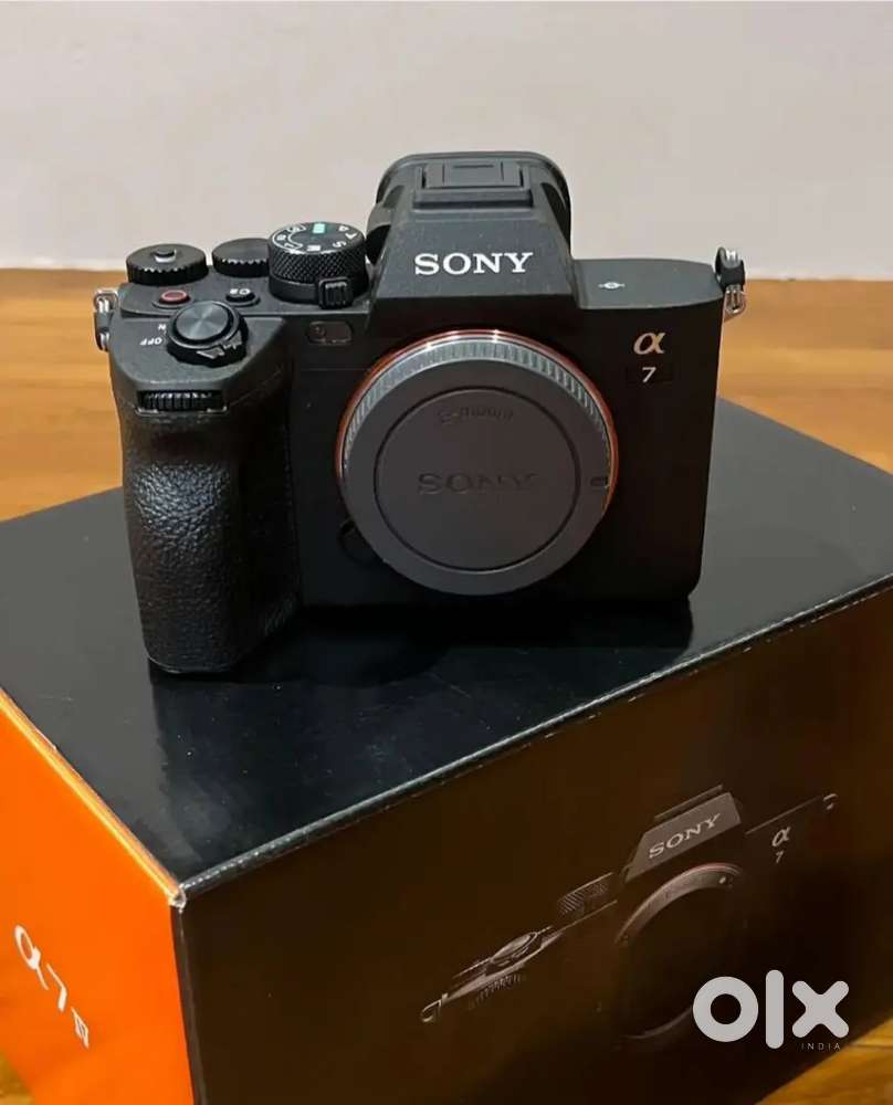 Sony ILCE A7m4 mirrorless camera with 24-70mm g master