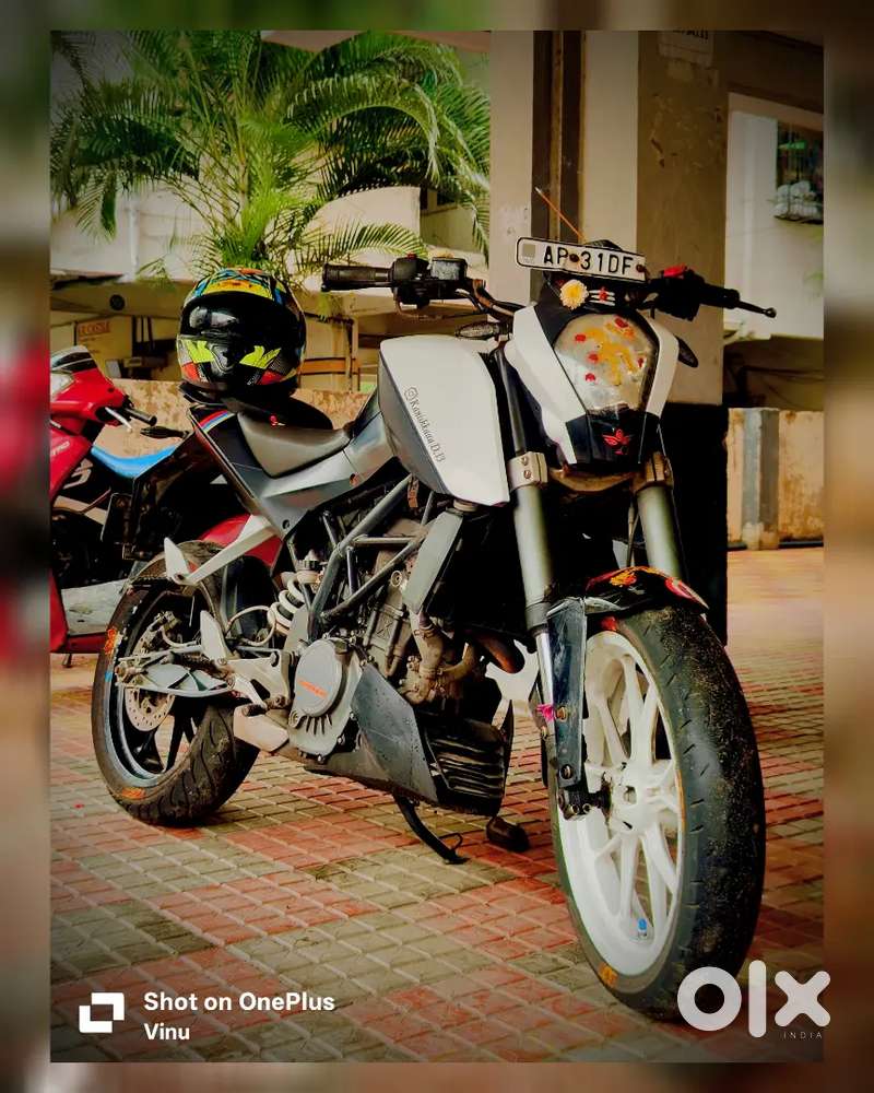 DUKE 200 BS3 2016 MODEL FOR SALE