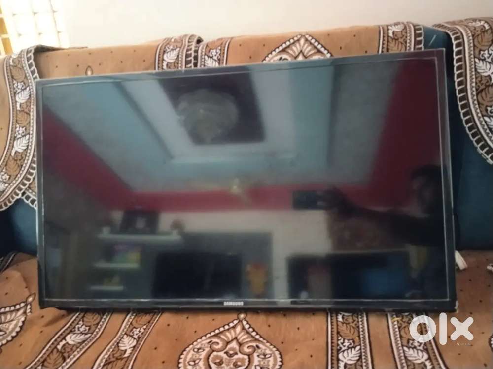 Samsung 42 inches LCD TV