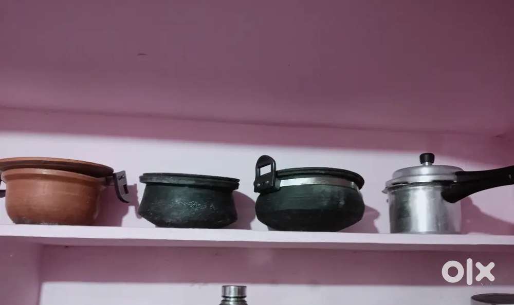 Cooker 1 kg newly n clay cook wear 1 time used for sale