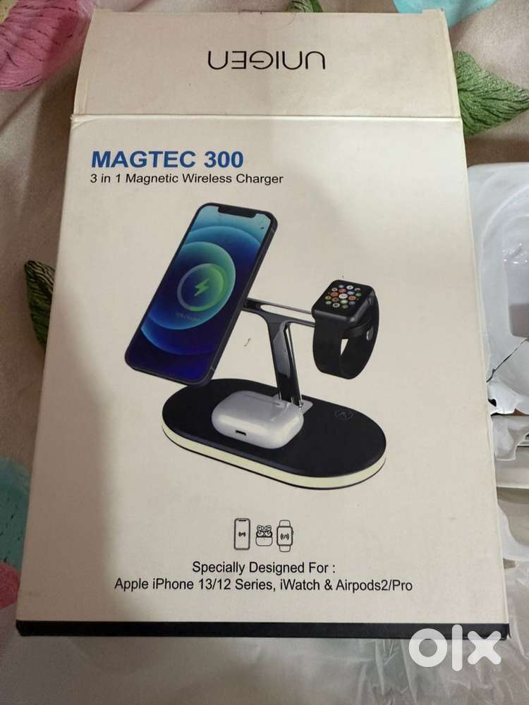 3 in 1 magnetic wireless charger for apple products