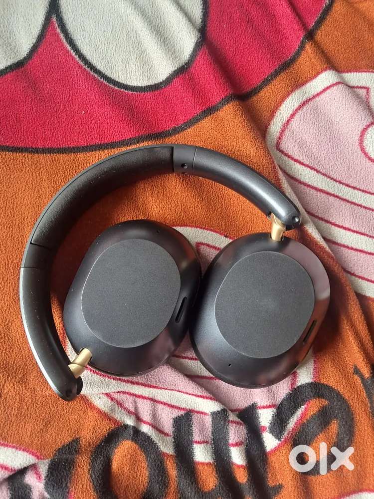 Realme Techlife studio H1 headphones