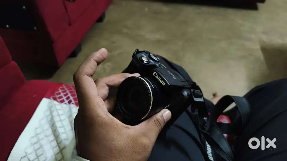 I am selling my canon shorts camera new condition
