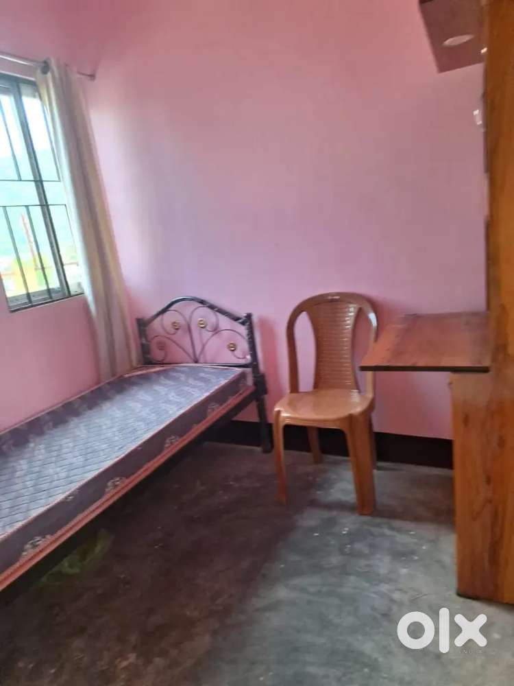 The single, double, and triple rooms are available.Price 8000 to 6500