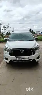 Toyota Innova Crysta Touring Sport 2.4 MT, 2017, Diesel