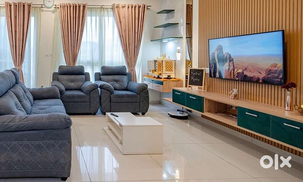 3 BHK Flat in Viman nagar near main road With Amenities