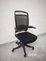 Rolling chair
