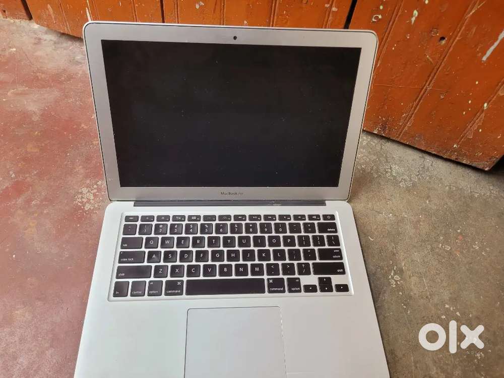 Macbook air 2017 model 8Gb 128gb