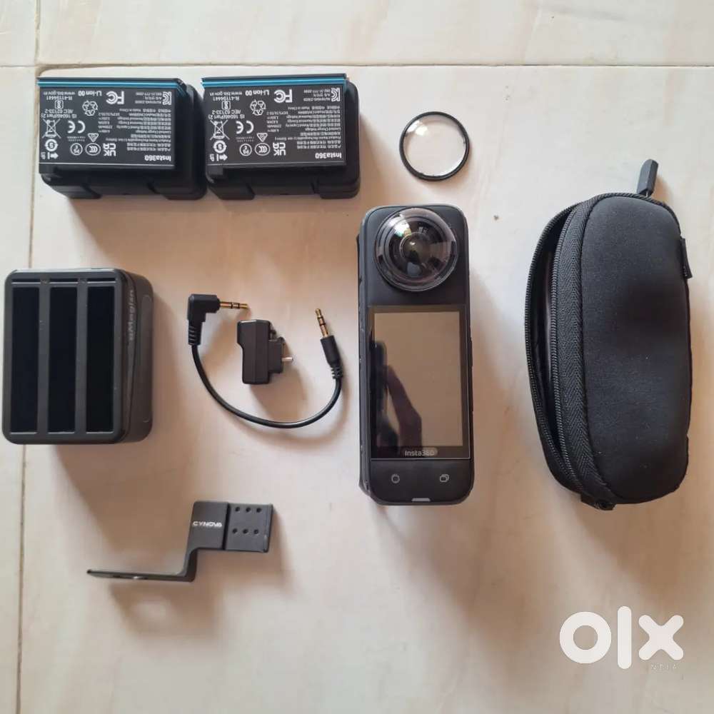 Insta 360 x4, 2 additional battery, Charging hub, extra lens