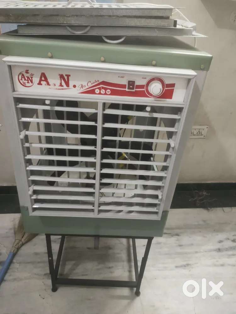 Big cooler for sell with free adjustable stand