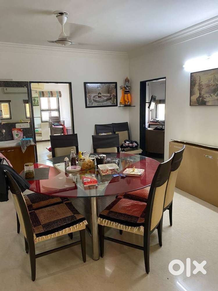 Round Glass Dining Table with 8 chair