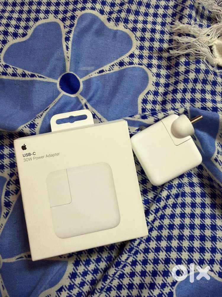 Iphone adapter 30w new buy 2 days old