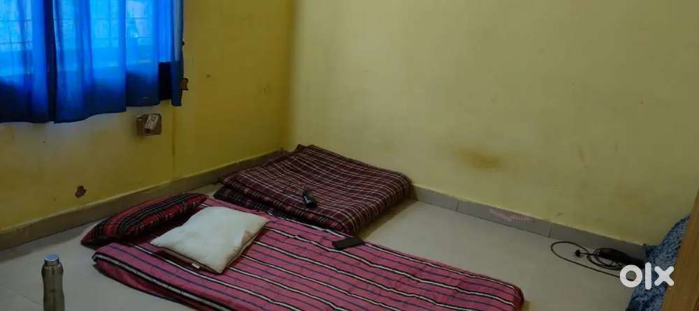 2bhk appartment for sharing for batchelors