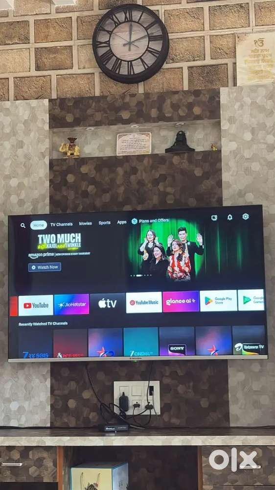 Universal 55inch smart tv
