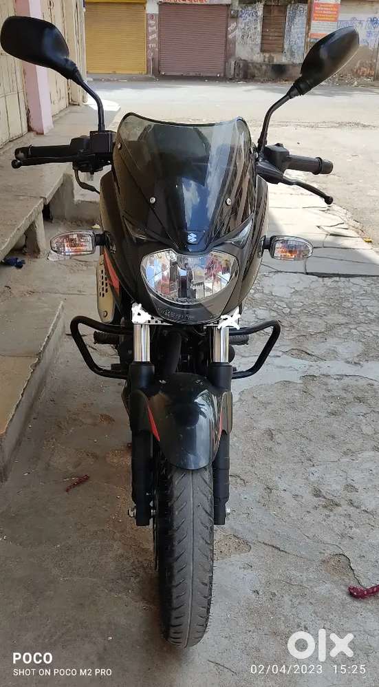 Bajaj pulsar 150 twin dis singal hand use top condisan