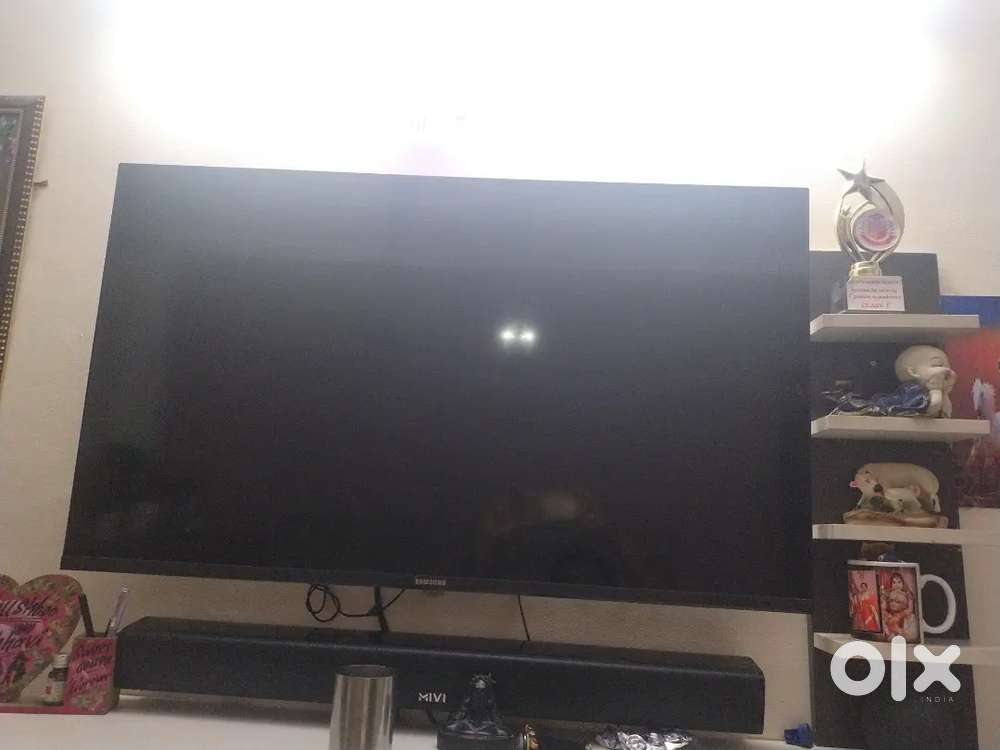 Led 43 inch 1ear  samsung