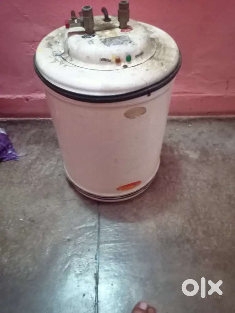 Hot water geser